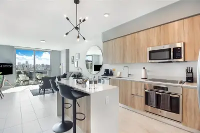 3900 Biscayne Blvd #S-1110, Miami: photo 1 of 10