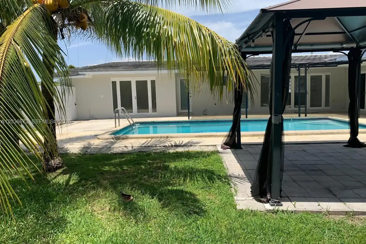 2025 SW 84th Ct, Miami: photo 1 of 20