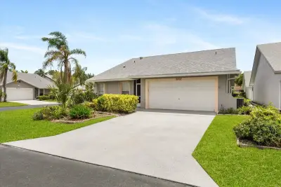 3897 Dafilee Cir, West Palm Beach: photo 1 of 49