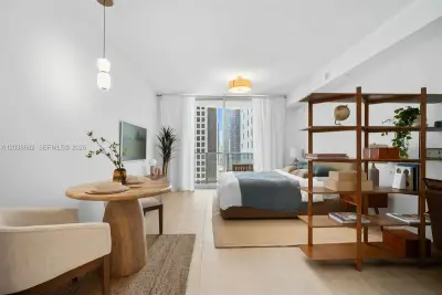 77 SE 5 St #2313, Miami: photo 1 of 34