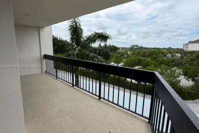 2400 Presidential Way #403, West Palm Beach: photo 1 of 21