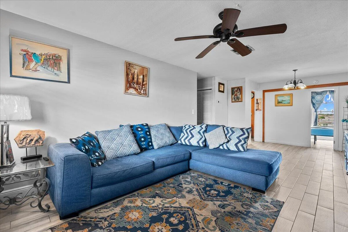 941 Crystal Lake Dr #402, Deerfield Beach: photo 1 of 23