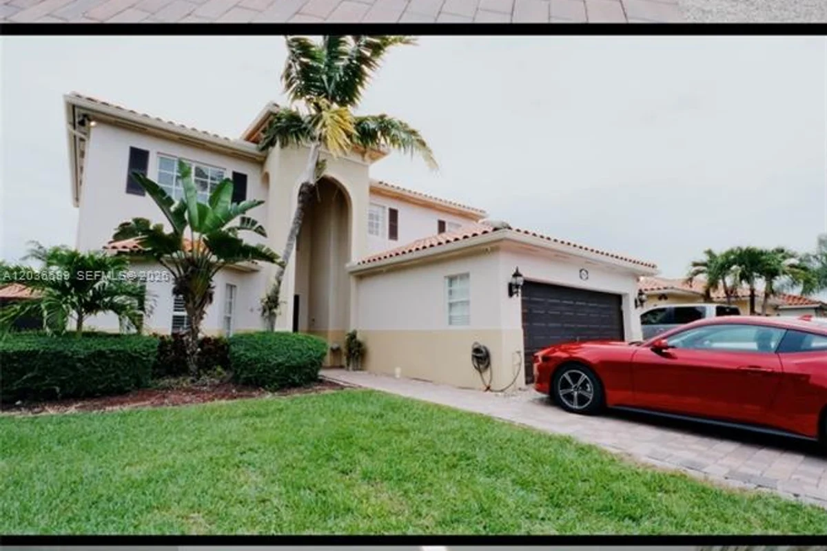 1935 NE 35th Ave, Homestead: photo 1 of 32