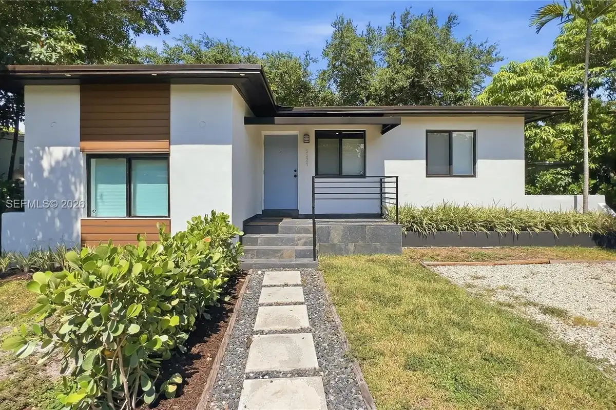 House in Miami: photo 1 of 21