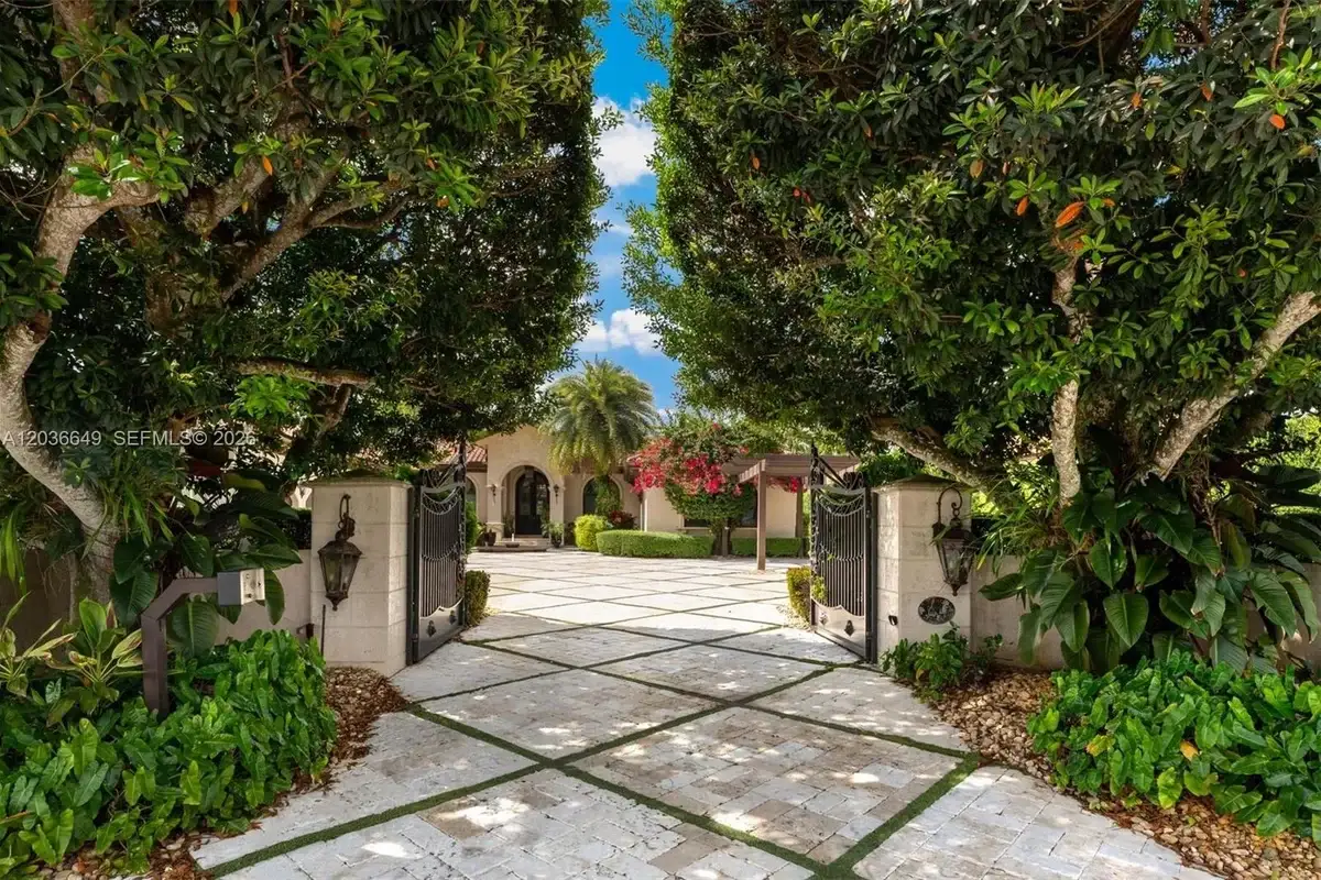 10270 SW 62nd St, Miami: photo 1 of 38
