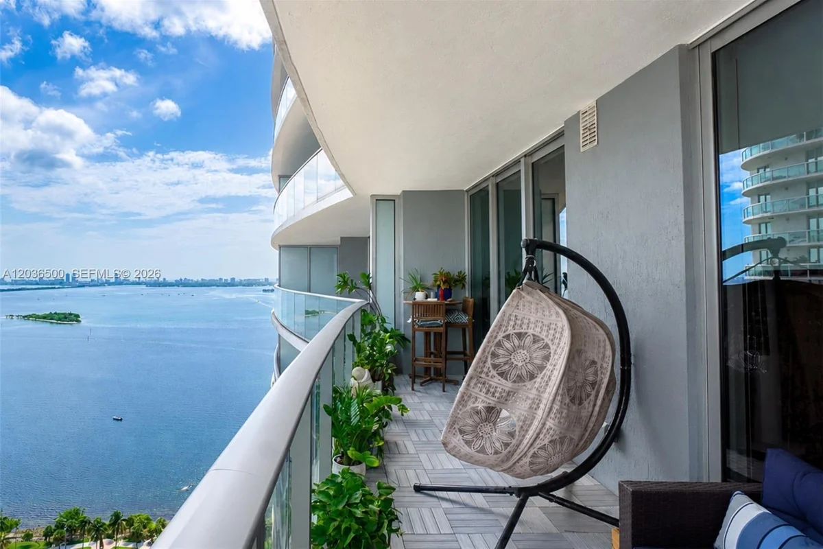 488 NE 18th St #3007, Miami: photo 1 of 28
