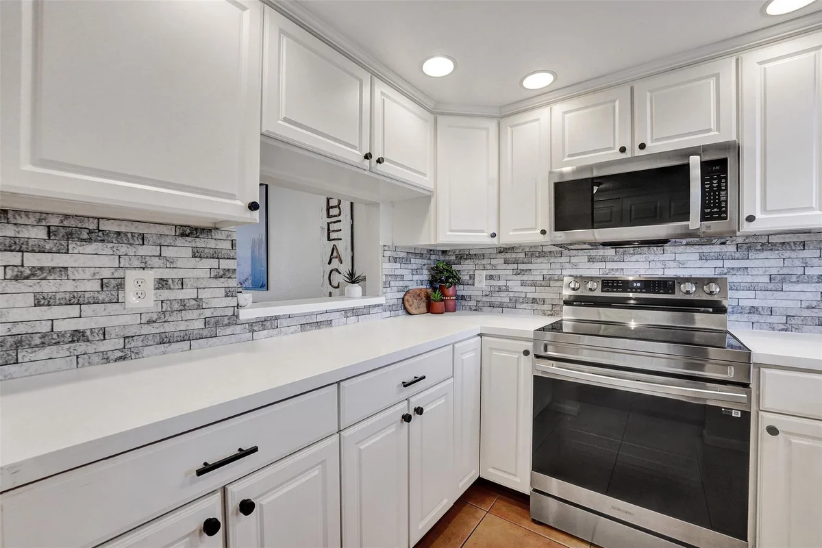 6570 Royal Palm Blvd #210j, Margate: photo 1 of 36
