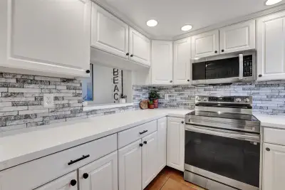 6570 Royal Palm Blvd #210j, Margate: photo 1 of 36