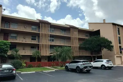 260 NW 76th Ave #201, Margate: photo 1 of 20