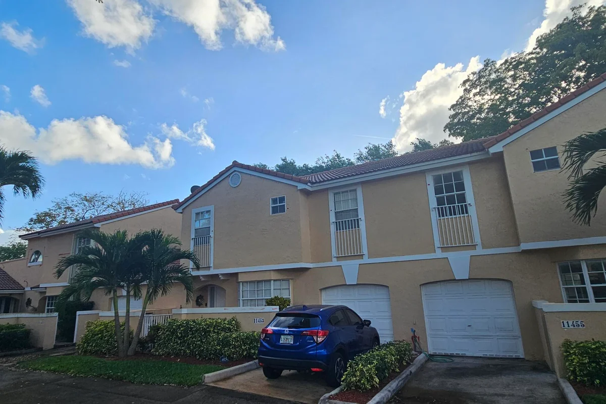 11453 Lakeview Dr #4a, Coral Springs: photo 1 of 44