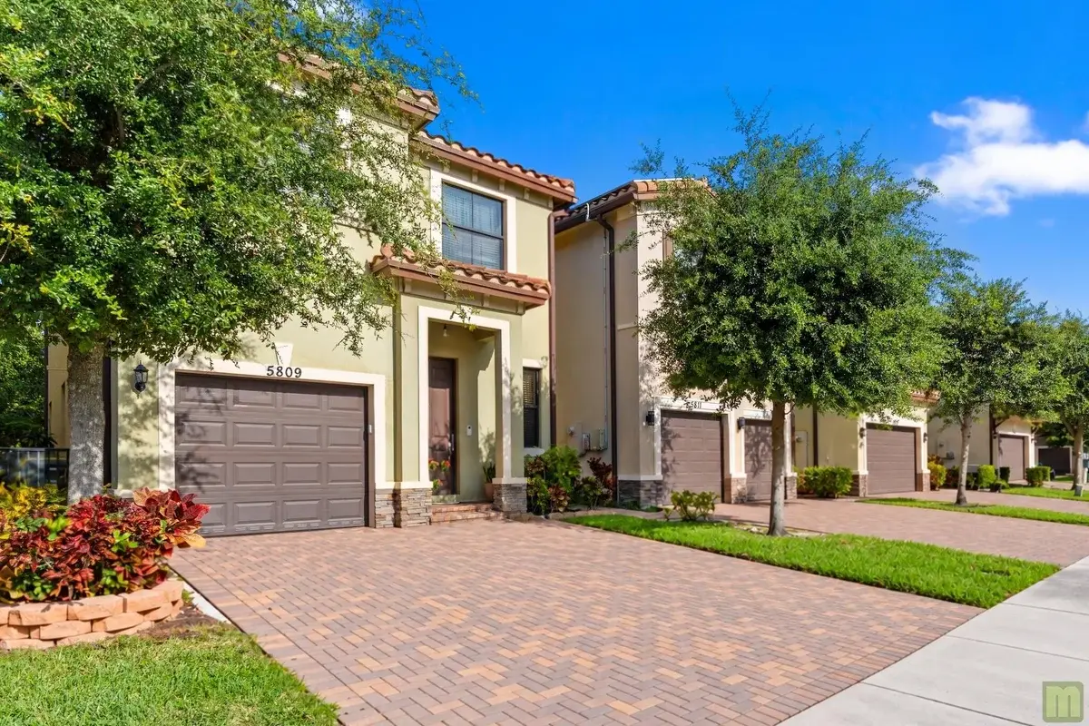 5809 NW 46th Ln, Tamarac: photo 1 of 73