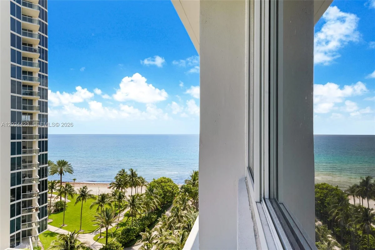 19201 Collins Ave #827, Sunny Isles Beach: photo 1 of 15