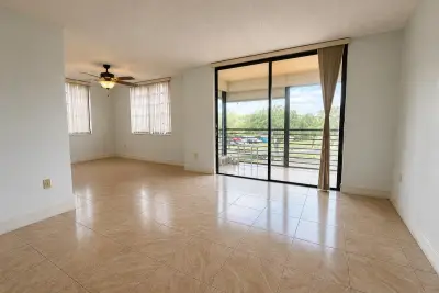 1000 Colony Point Cir #315, Pembroke Pines: photo 1 of 11