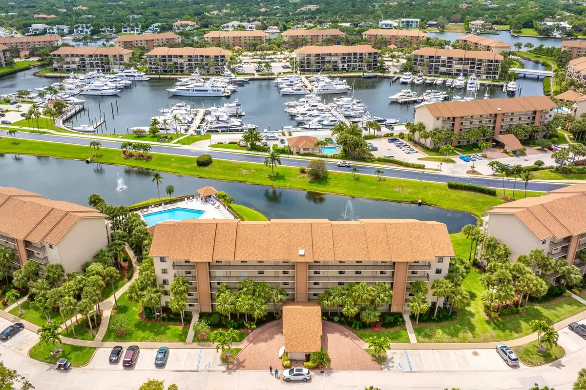 601 Seafarer Cir #104, Jupiter: photo 1 of 43