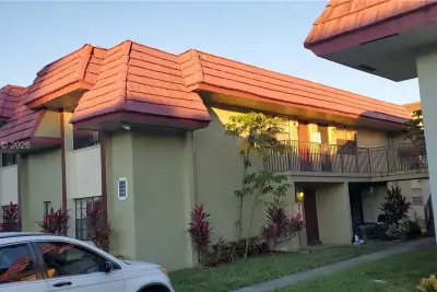 3249 NW 104th Ave, Coral Springs: photo 1 of 18