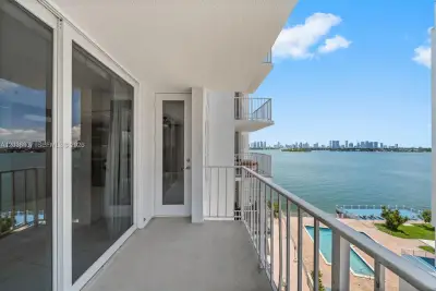 1228 W Ave #604, Miami Beach: photo 1 of 29