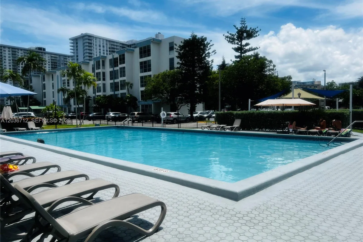 17570 Atlantic Blvd #206, Sunny Isles Beach: photo 1 of 14