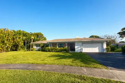 7501 NW 6th St, Plantation: photo 1 of 34