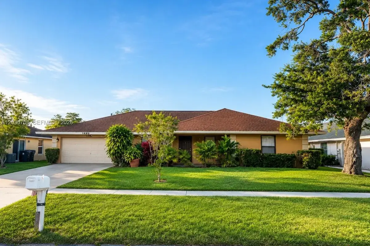 1800 Wisteria St, Wellington: photo 1 of 21