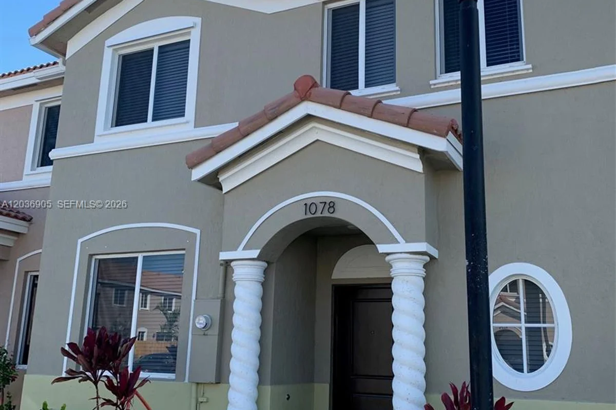 1078 SE 23rd Ter, Homestead: photo 1 of 30