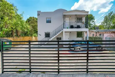 168 NW 32nd St #6, Miami: photo 1 of 19