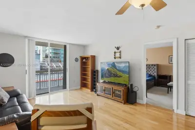 3588 Collins Ave #504, Miami Beach: photo 1 of 20