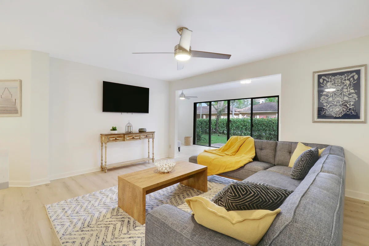 1107 Duncan Cir #102, Palm Beach Gardens: photo 1 of 20