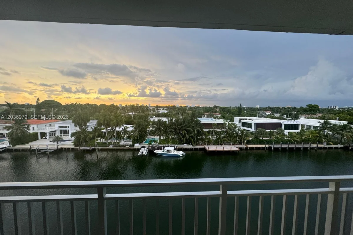 9500 W Bay Harbor Dr #6C, Bay Harbor Islands: photo 1 of 12