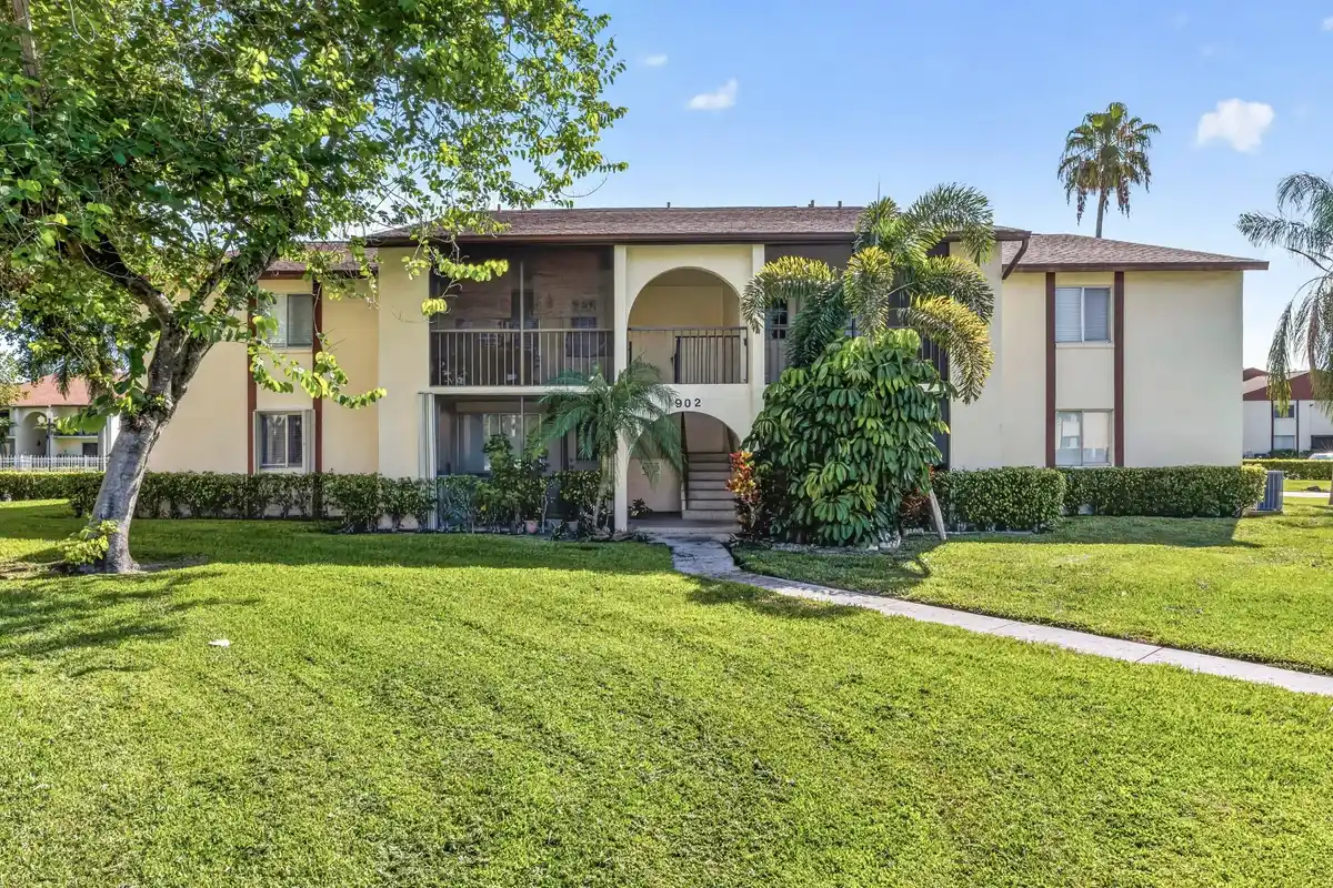 4999 Sable Pine Cir #D2, West Palm Beach: photo 1 of 31