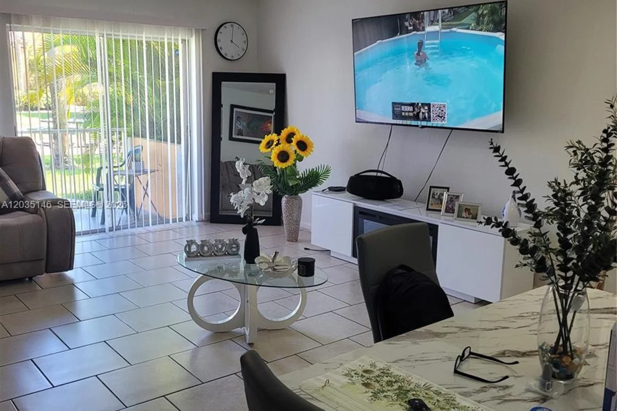 18101 NW 68th Ave #E105, Hialeah: photo 1 of 18