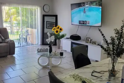 18101 NW 68th Ave #E105, Hialeah: photo 1 of 18