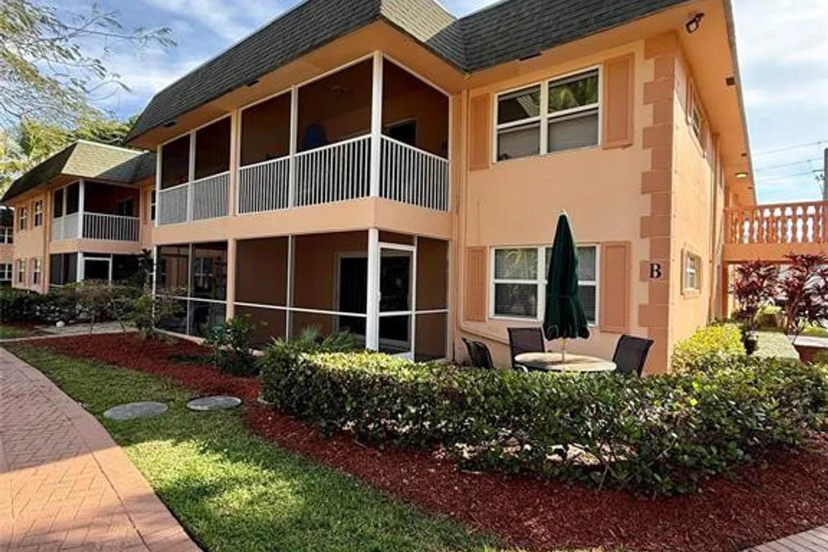 760 SE 2nd Ave #D112, Deerfield Beach: photo 1 of 7