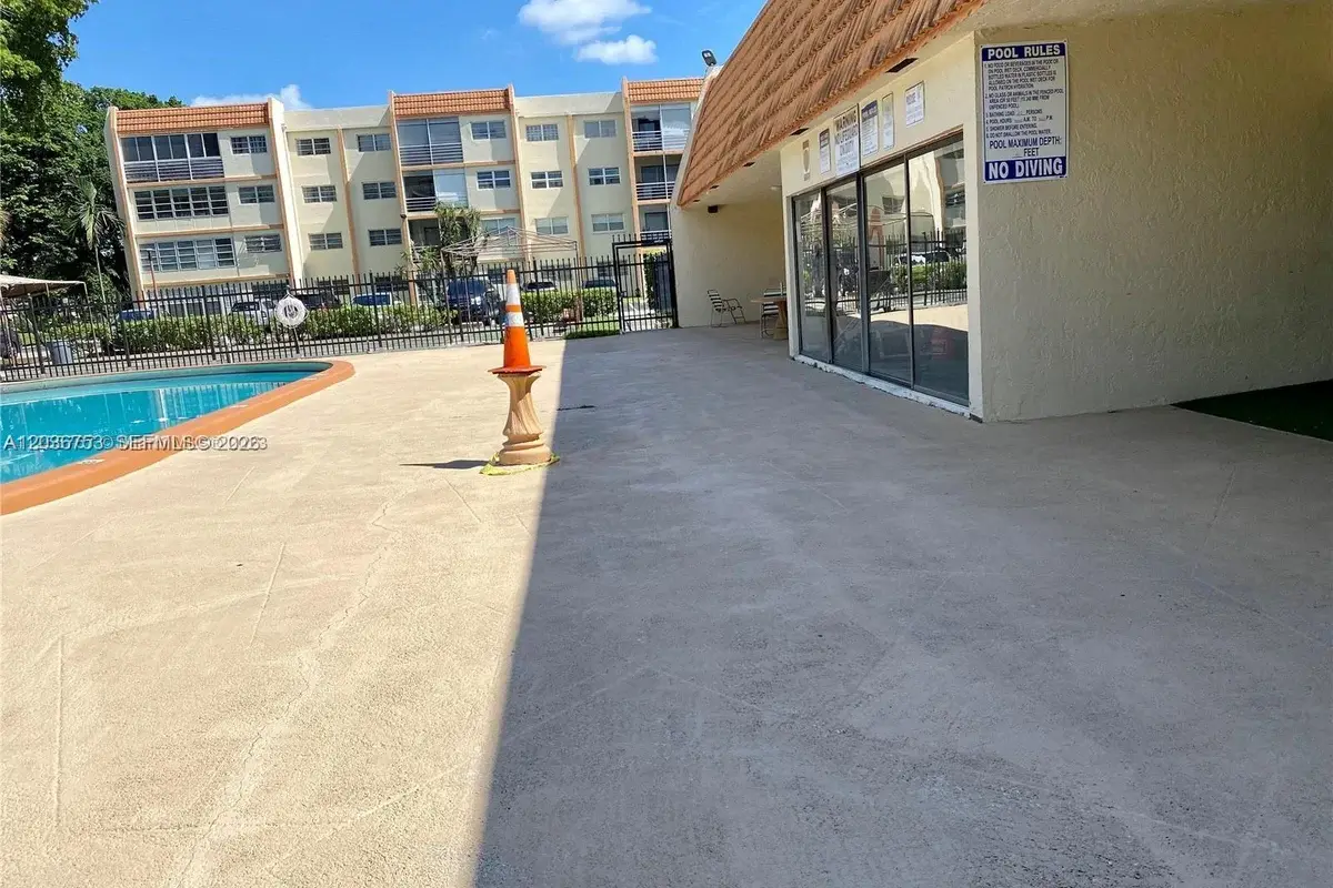 2301 NW 41st Ave #102, Lauderhill: photo 1 of 10