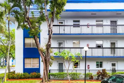 3090 Holiday Springs Blvd #310, Margate: photo 1 of 26