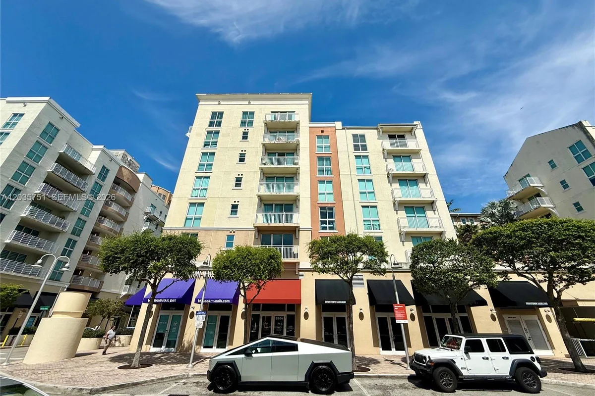 7275 SW 90th St #C313, Miami: photo 1 of 24