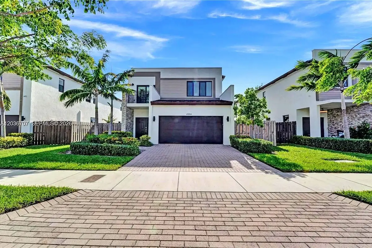 20900 NE 2nd Ct, Miami: photo 1 of 33