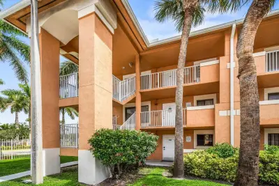 6900 SW 39th St #101j, Davie: photo 1 of 29