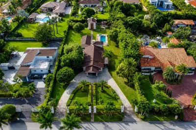 300 SW 123rd Ave, Miami: photo 1 of 20
