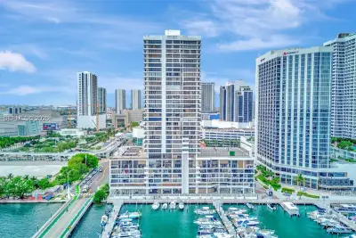 555 NE 15th St #17E, Miami: photo 1 of 9