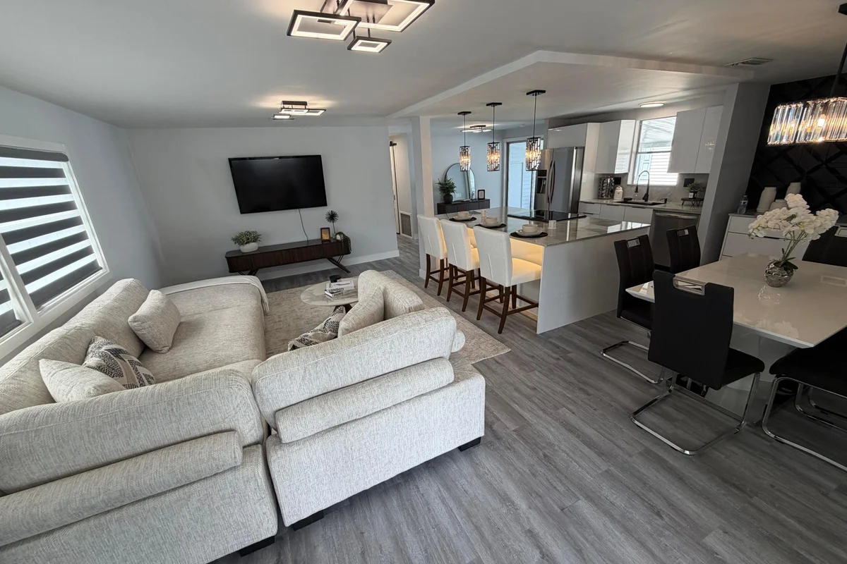 6600 NW 29th Ct, Margate: photo 1 of 17