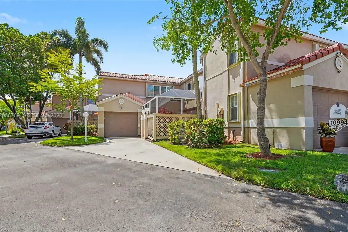 10994 Neptune Dr, Cooper City: photo 1 of 43