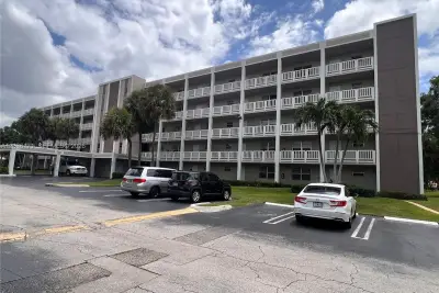 1075 Riverside Dr #505, Coral Springs: photo 1 of 11