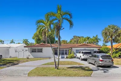 3460 N 46th Ave, Hollywood: photo 1 of 52