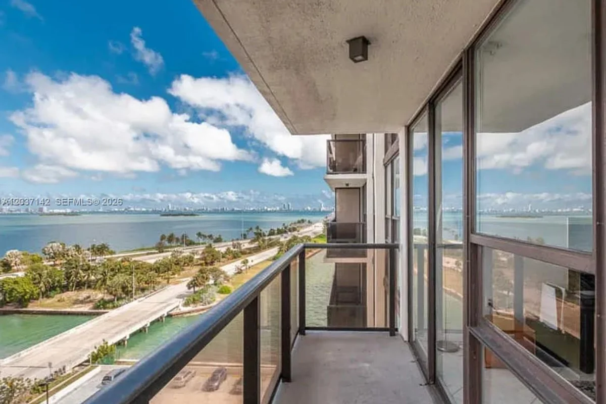 600 NE 36th St #1006, Miami: photo 1 of 26