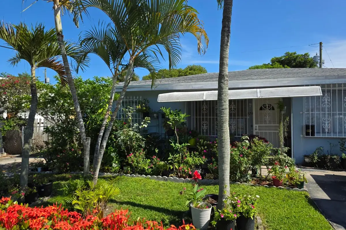 528 49th St, West Palm Beach: photo 1 of 20