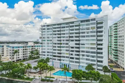 3 Island Ave #14A, Miami Beach: photo 1 of 35