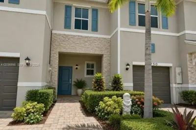 754 SE 19th St, Homestead: photo 1 of 19