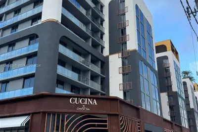 2700 NW 2nd Ave #240, Miami: photo 1 of 15