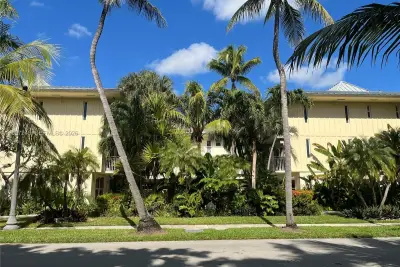 255 Sunrise Dr #103, Key Biscayne: photo 1 of 17