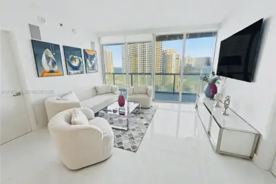 465 Brickell Ave #1605, Miami: photo 1 of 26
